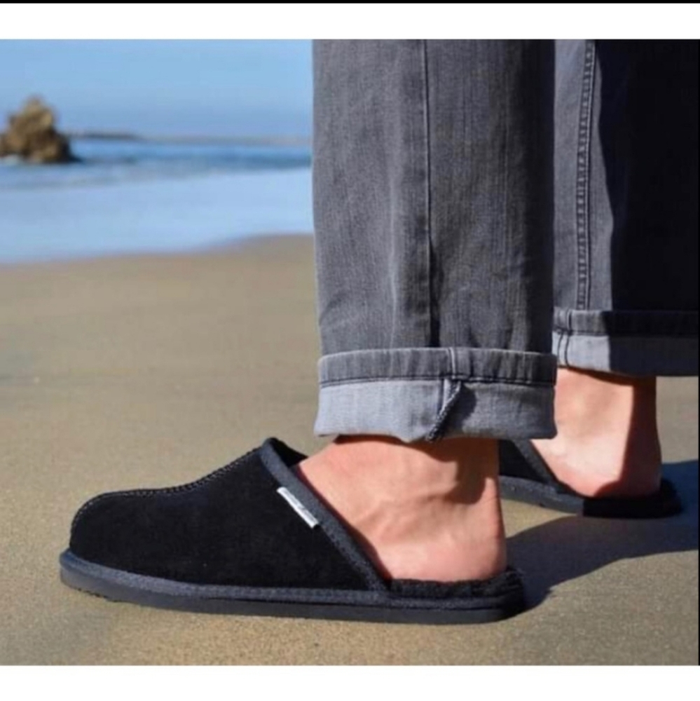 NIB Mens Black Aussie Merino Bell Cozy Slippers